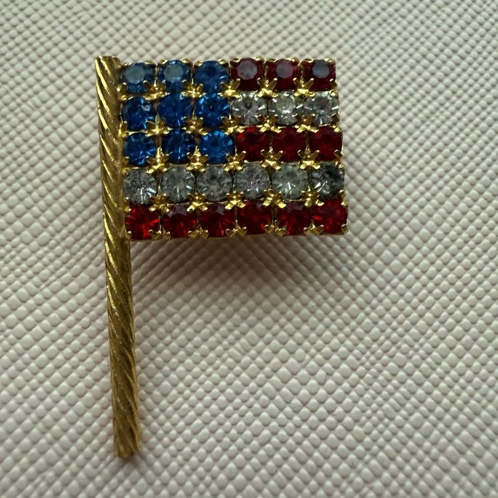 Patriotic Rhinestone Flag Brooch - Picture 3 of 12